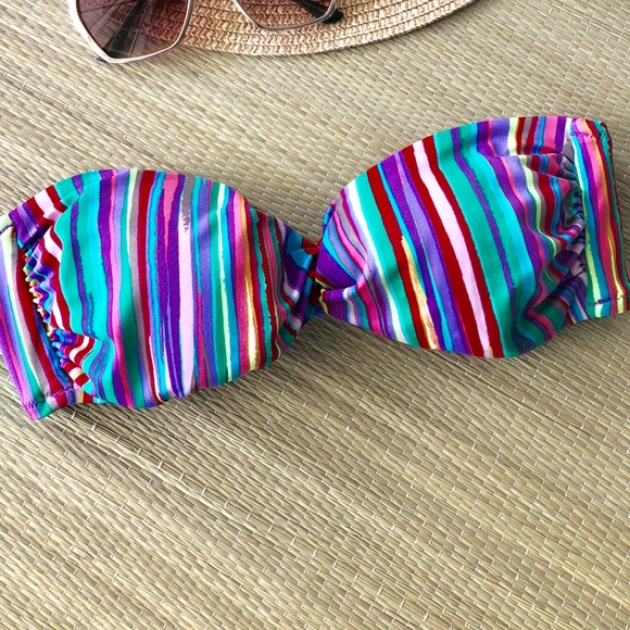 VS Striped Bandeau Bikini Top - Picture 2 of 3